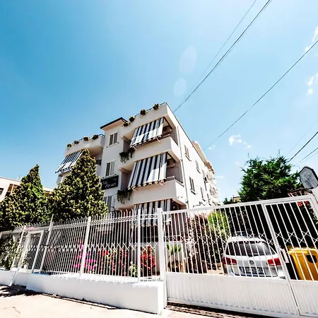 Apartment Pavaci Velipoje