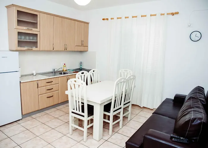 Pavaci Apartment Velipoje